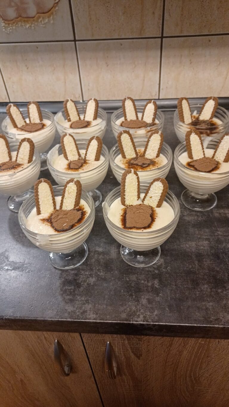 Na zdjęciu przygotowany przez wychowanków deser lodowy.