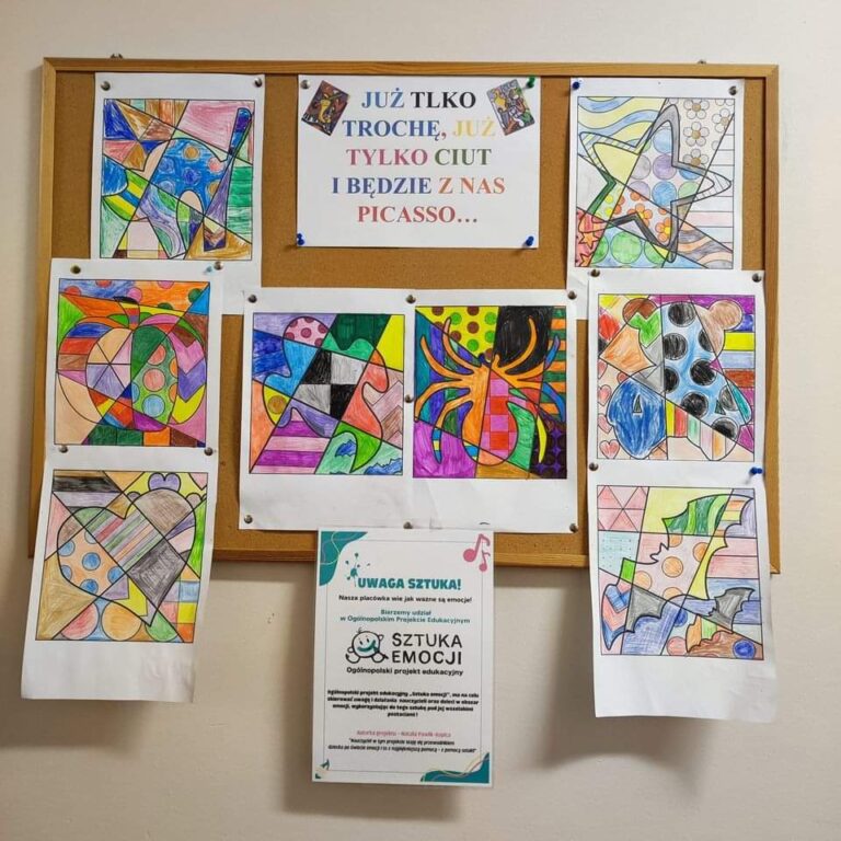 Prace wychowanków wykonane w ramach zajęć z sztuki emocji.